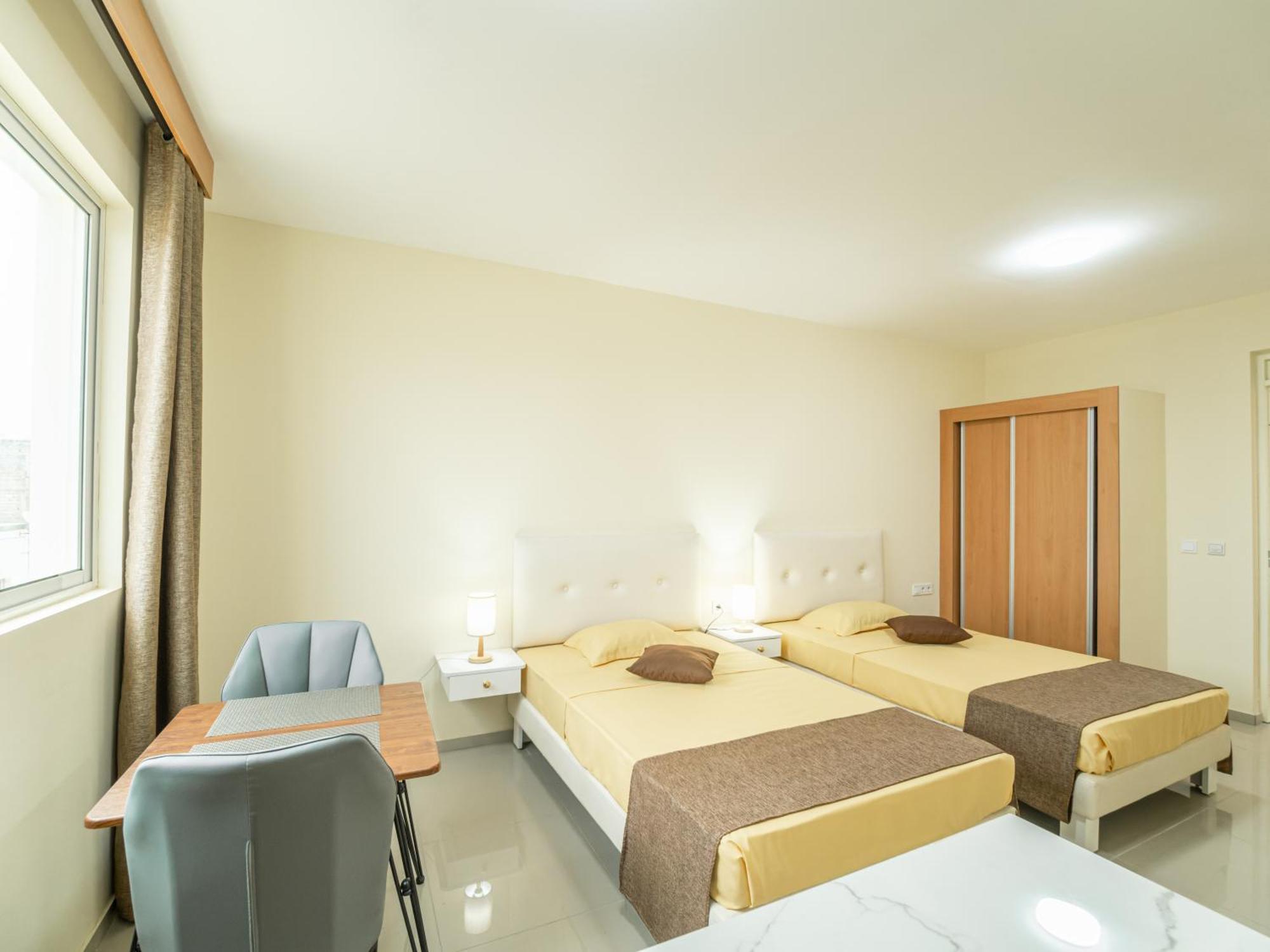 Apartment Residencial Liviamilena *